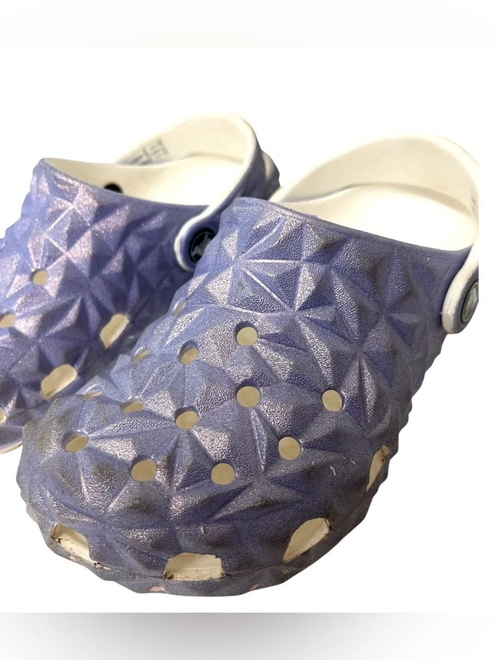 CROCS - Kids Girls Size 1 (J1) Shimmering Purple Raised 3D Pattern